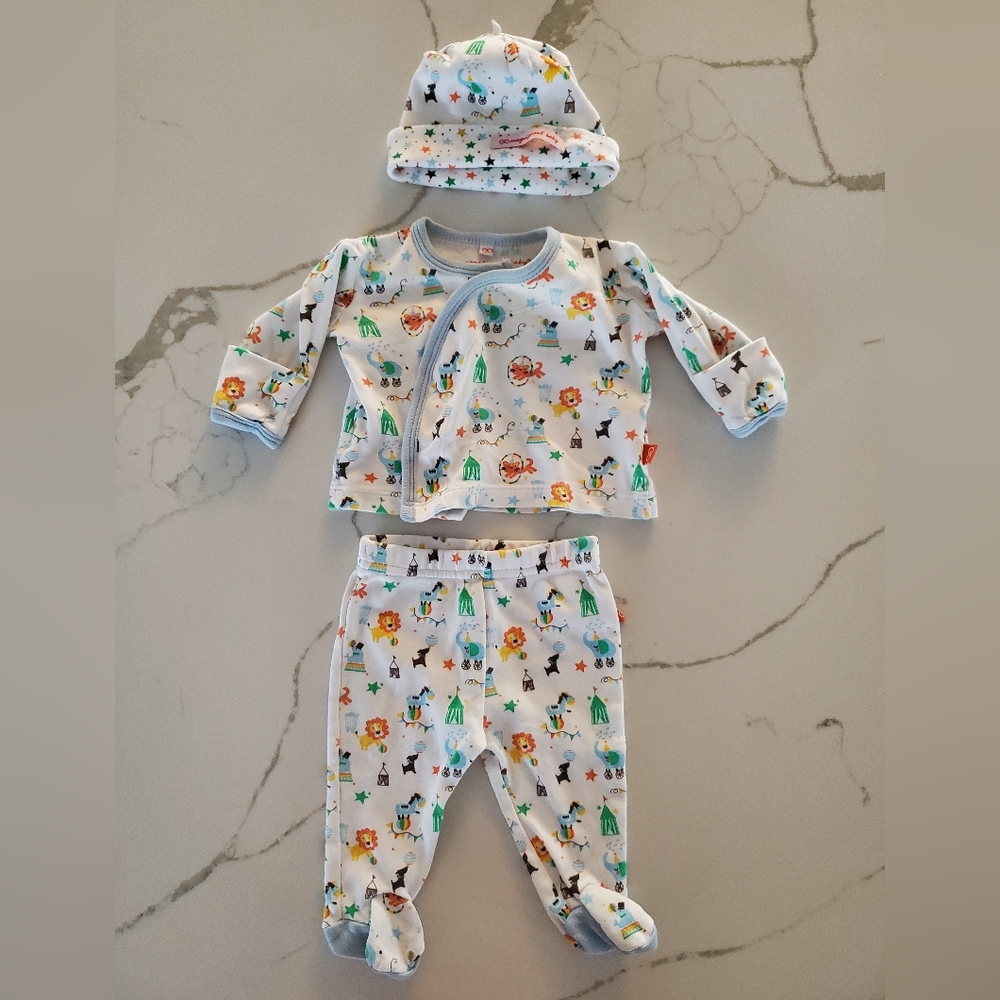 Magnificent Baby Magnetic Close Kimono Pajama Set with Hat